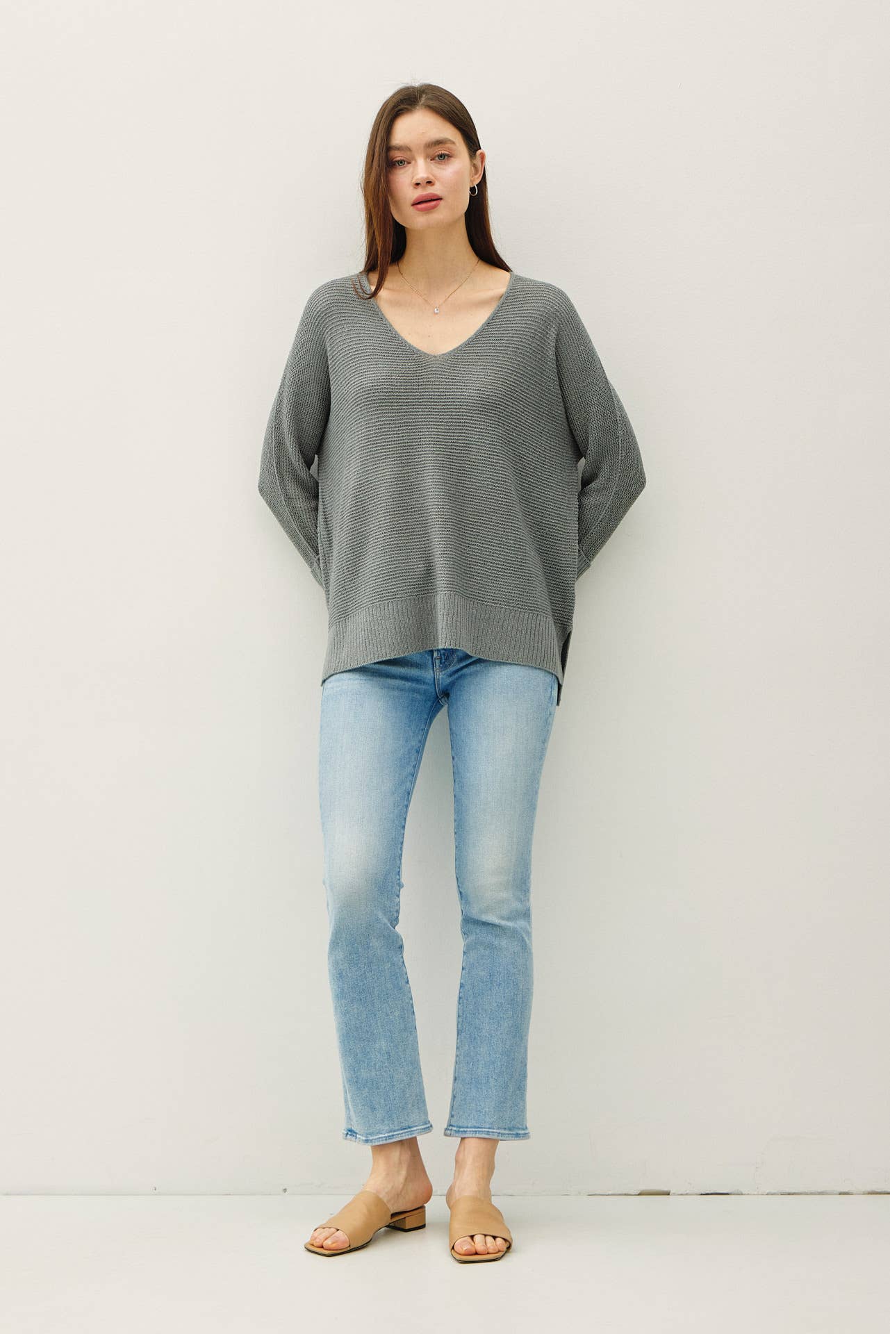 V-NECK Sweater