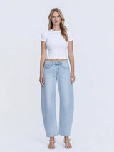 HIGH RISE LIGHT WASH SEAM DETAIL CROP BARREL JEANS T7280: GODLIKE / 25