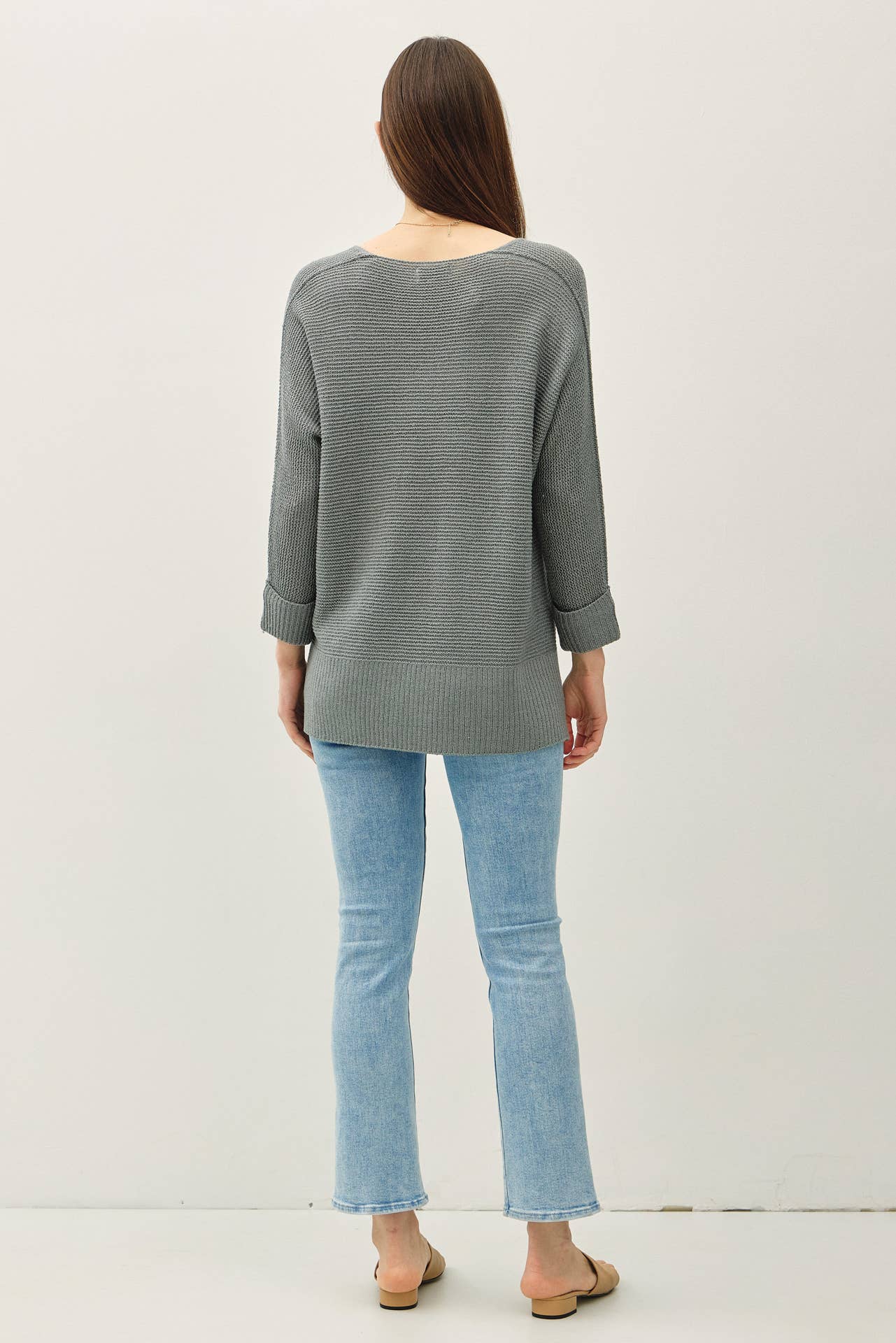 V-NECK Sweater