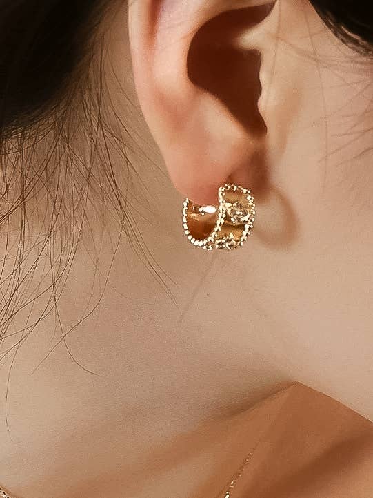 Ismaël 18K Gold Vintage Floral Hoop Earring: Yellow