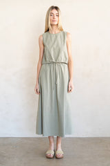 ADJUSTABLE TIE HEM CROPPED TANK TOP: SAGE / Contemporary / L