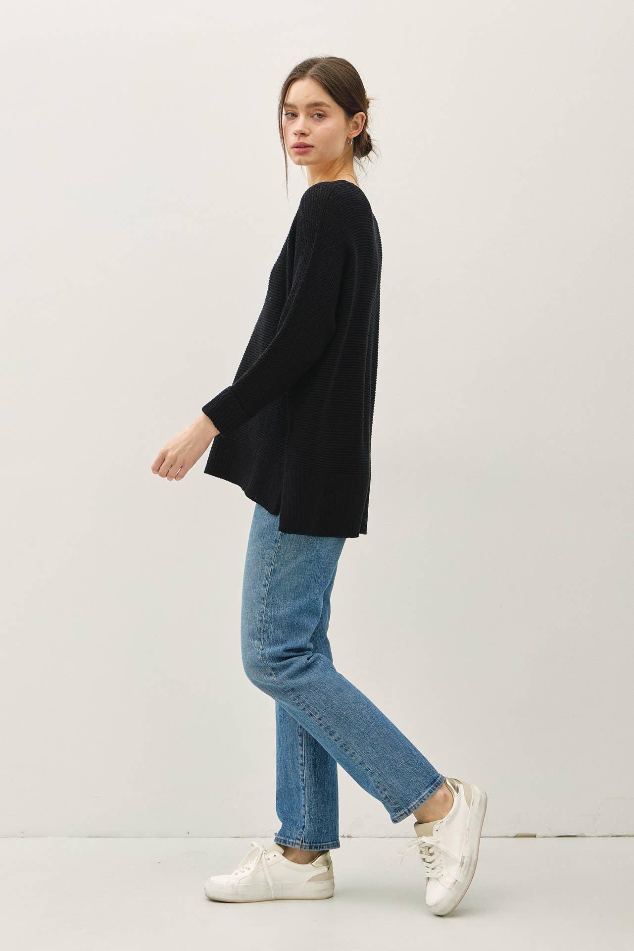 V-NECK Sweater