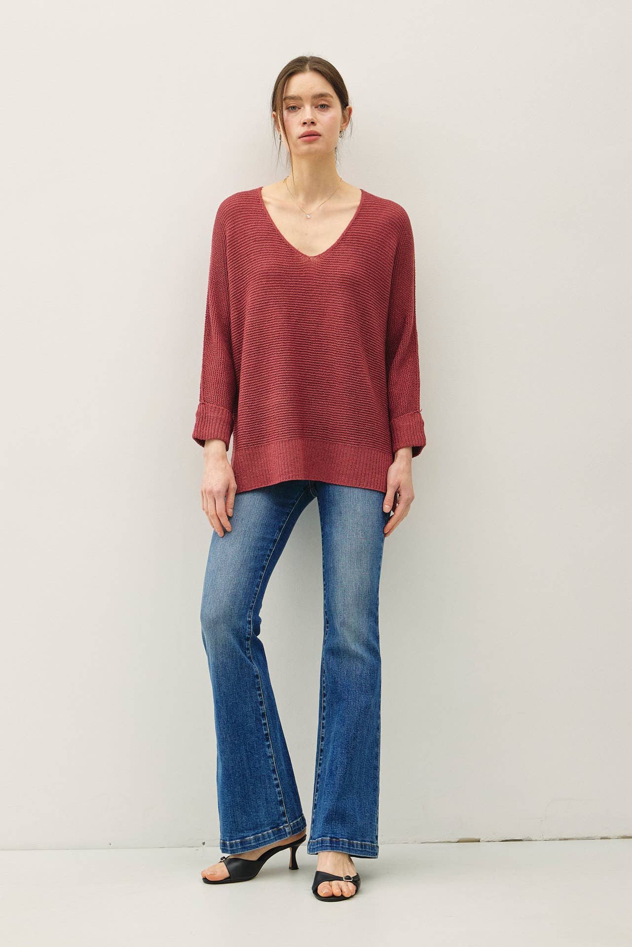 V-NECK Sweater