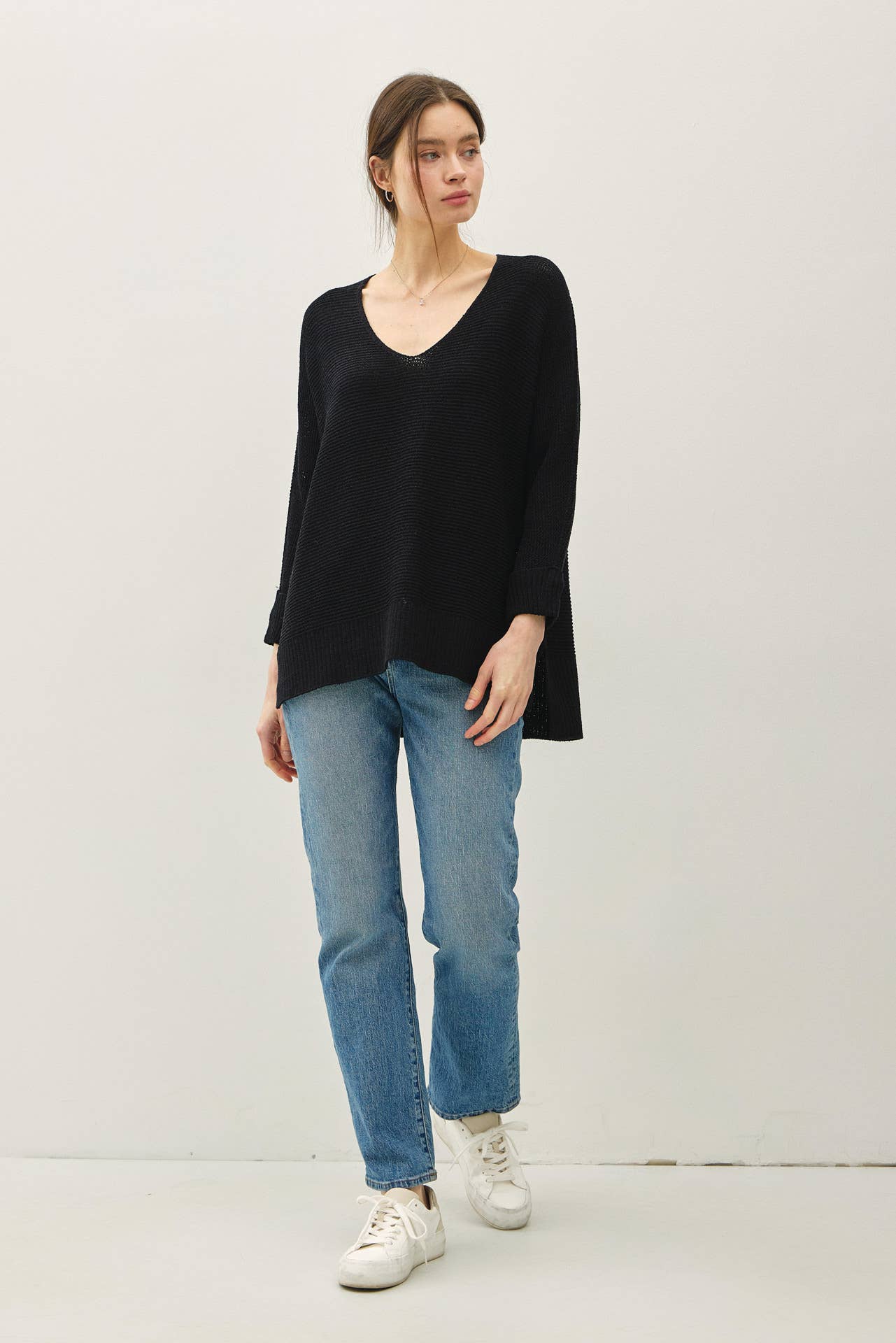 V-NECK Sweater
