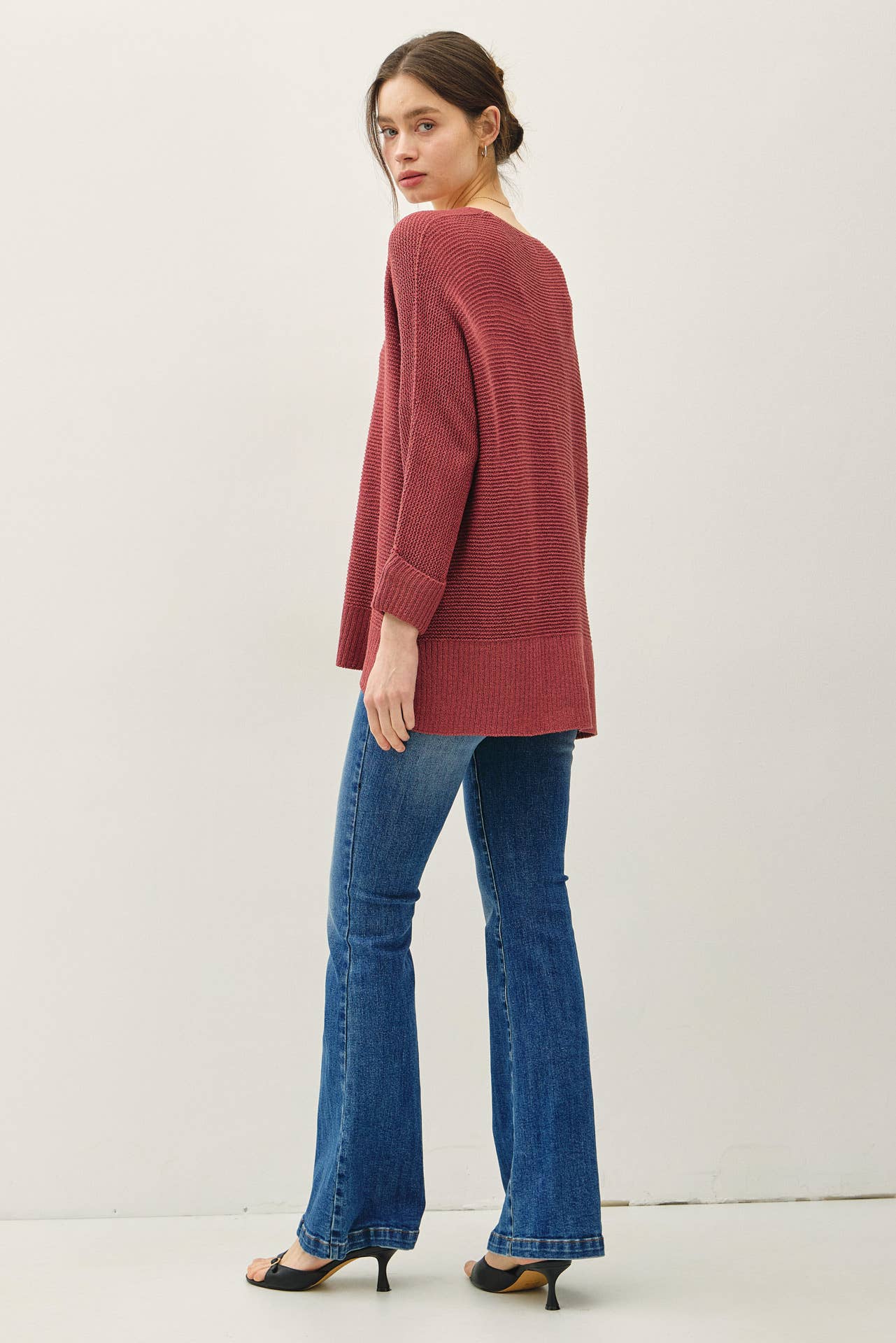 V-NECK Sweater